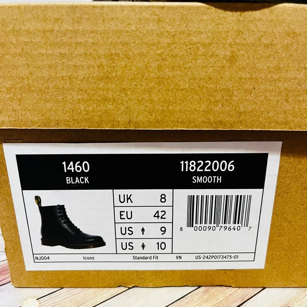 Dr Martens 1460 Smooth Leather Lace Up Combat Boots Men 9 Women 10 Black NIB